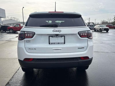 2022 Jeep Compass Latitude Lux