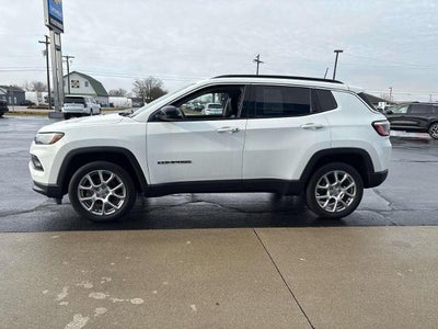2022 Jeep Compass Latitude Lux